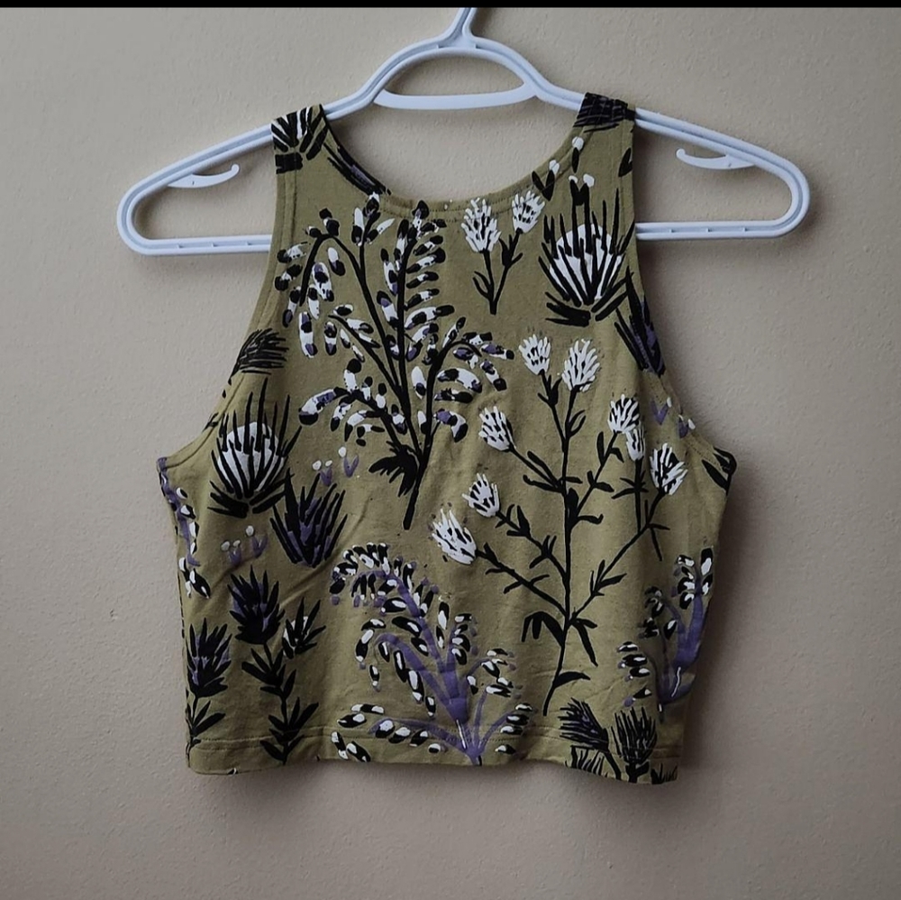 Summer tank cropped